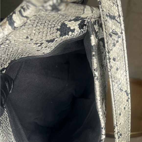 EUC Nine West Imitation Python print crossbody Bag - Picture 7 of 7